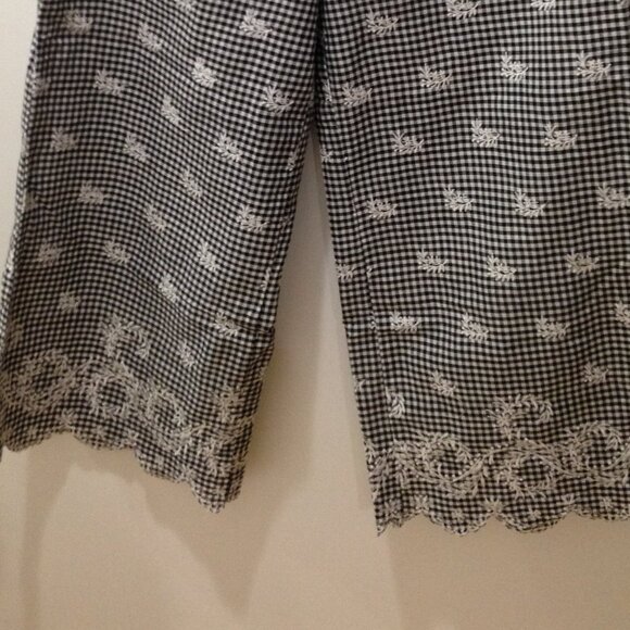 5/$15| Unused Cute Embroidered Like Floral Scallop Hem Wide Leg Back Zippered P… - Picture 12 of 16